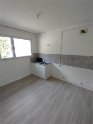 t4 à la location -   08800  MONTHERME, surface 78 m2 location t4 - UBI479491682